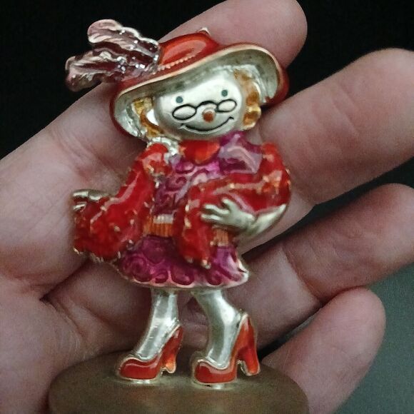 AJMC Glamorous Grandma Figurine Metal Note Clip Gift for Grandma 2.5 inch tall - Picture 8 of 8